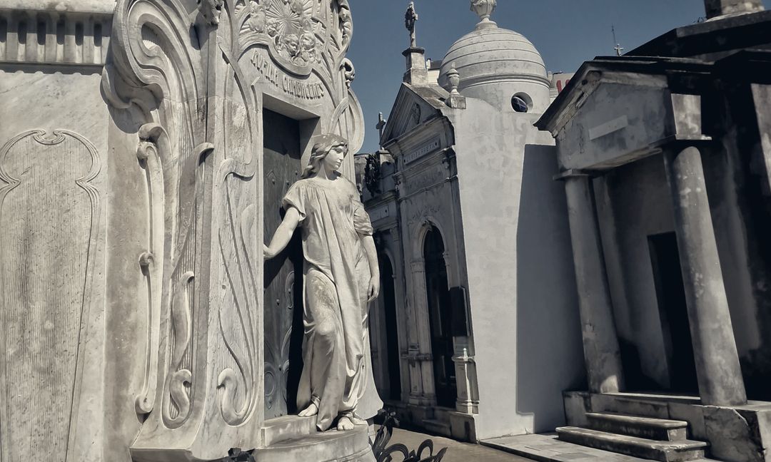 Friedhof La Recoleta – Marmormausoleen und Skulpturen in Buenos Aires